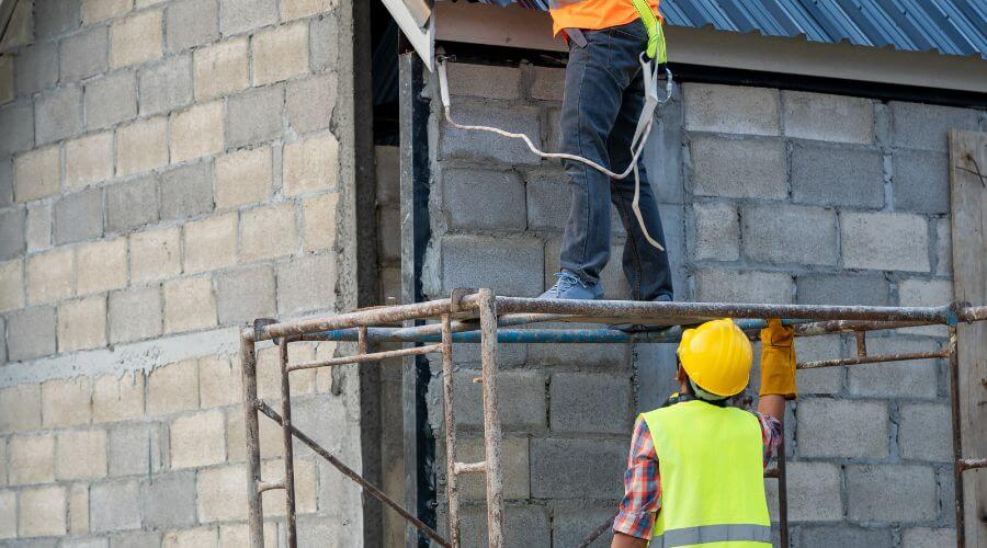 Expert Emergency Roof Repairs services in Iroquois, IL